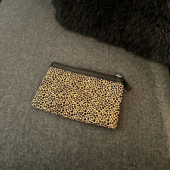 Clutch - Picture 2 of 2